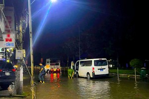 公园漏电致2名学生不幸身亡的现场