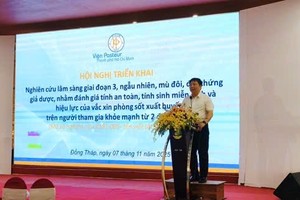 胡志明市巴斯德院院长、专科二医生阮武中副教授、博士发表。