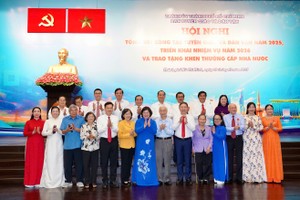 胡志明市打造专注敬业、业务熟练的宣教与民运队伍