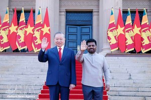 党中央总书记、国家主席苏林与斯里兰卡总统阿努拉·库马拉·迪萨纳亚克。