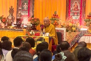 圣索仁波切大师主持“观世音菩萨灌顶”法会。