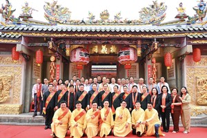 橡义祠落成。