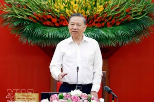 苏林总书记、国家主席发表讲话。