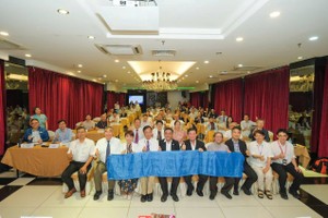 第五届亚洲地方学国际研讨会顺利开幕，前排左起：郑来兴、奇海林、阮氏黄莺、楚国清、黄汉伟、曹观友、王琛发、梁承雨、张宝秀、杨金川。