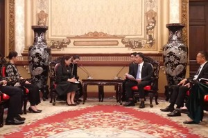胡志明市人委会常务副主席阮禄河会见泰国驻胡志明市总领事维拉卡·穆迪塔蓬。明珠摄