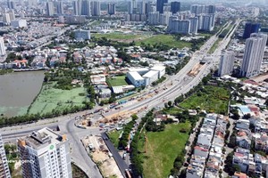位于胡志明市东大门的重要立交桥——安富立交桥项目施工现场。图自越通社