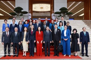 越南政府总理黎明兴会见联合国驻越南常驻协调员兼联合国驻越南各机构首席代表宝琳·塔梅西斯（Pauline Tamesis）。图自越通社