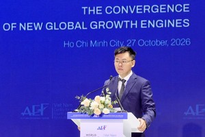 胡志明市人委会副主席张明辉武致开幕词。图片：雄、潮