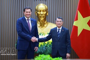越南政府总理黎明兴会见白俄罗斯外交部长雷任科夫。图自越通社