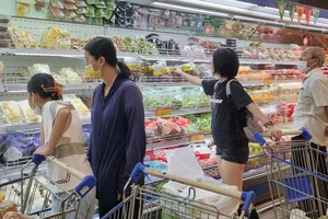 Trái cây ngoại “đổ bộ” thị trường Việt Nam