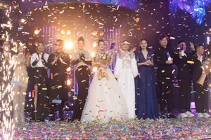 Fan Trung Quốc sang Việt Nam ủng hộ Chi Pu - “Mỹ nhân của năm”