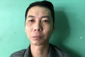 Hiếu tại cơ quan công an