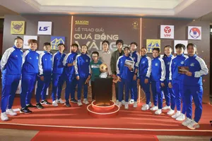 Đội tuyển futsal TSN TPHCM tham dự gala trao Giải Quả bóng Vàng. Ảnh: DŨNG PHƯƠNG 