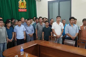 Nhóm đối tượng tại cơ quan công an 