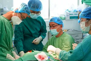  Điều trị thành công cho thai phụ bị thoát vị hoành bẩm sinh hiếm gặp