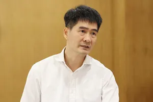 Phó Cục trưởng Cục Viễn thông Nguyễn Phong Nhã phát biểu tại họp báo