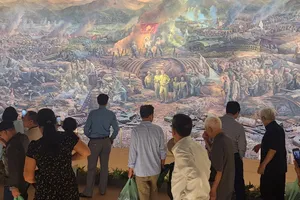 Ngỡ ngàng với bức tranh khổng lồ hơn 3.000m² tại Bảo tàng Chiến thắng lịch sử Điện Biên Phủ