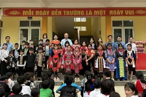 Trao tặng sản phẩm cho các đơn vị bếp ăn trường học tại Thanh Hóa, Hà Tĩnh