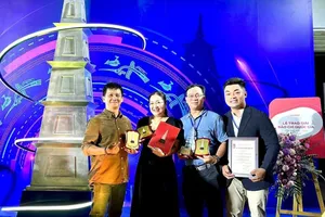 Nhóm tác giả thực hiện bộ phim: Ngô Quang Thịnh, Vũ Quang Lãm, Phạm Ngọc Lan, Trương Ngọc Dũng, Vũ Nguyễn Thành Khôi