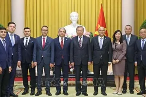 Chủ tịch nước Tô Lâm tiếp Đại sứ các nước thuộc Tổ chức các quốc gia Turkic. Ảnh: TTXVN