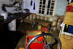 Lâm Đồng: Mưa lớn gây ngập nhà dân ven suối, ngập cục bộ Quốc lộ 20