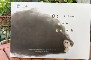 "Đi tìm ánh sáng" - Cuốn sách không lời đầy xúc động về Thạc sĩ khiếm thị Nguyễn Thành Vinh 