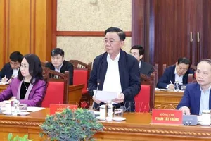 Đồng chí Trần Cẩm Tú, Ủy viên Bộ Chính trị, Thường trực Ban Bí thư, Trưởng Tiểu ban chủ trì hội nghị