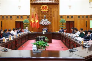 Thủ tướng Phạm Minh Chính chủ trì và phát biểu tại cuộc họp với các bộ, ngành sau khi Hoa Kỳ tuyên bố mức áp thuế mới đối với hàng hóa nhập khẩu từ Việt Nam. Ảnh: VIẾT CHUNG