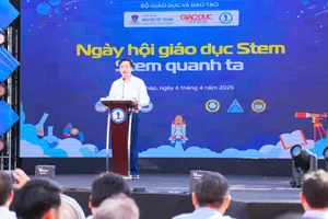 Phó Vụ trưởng Vụ Giáo dục phổ thông (Bộ GD-ĐT) Đỗ Đức Quế phát biểu tại Ngày hội giáo dục STEM