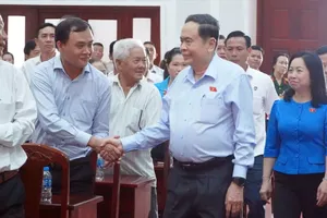Chủ tịch Quốc hội Trần Thanh Mẫn tiếp xúc với tri TP Vị Thanh, tỉnh Hậu Giang chiều 18-4