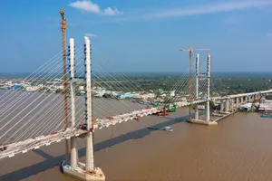 Tất bật thi công Dự án cầu Rạch Miễu 2 trước ngày hợp long cầu chính