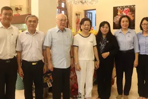 Đồng chí Phan Nguyễn Như Khuê thăm hỏi, tri ân gia đình các cá nhân tiêu biểu 