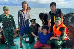 Cà Mau: Bộ đội Biên phòng điều tàu ra biển bắt đối tượng giết người