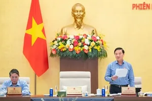 Phó Chủ tịch Quốc hội Nguyễn Khắc Định điều hành nội dung thảo luận 