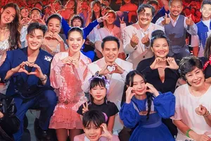 Lật mặt 8 lập kỷ lục lượng vé đặt trước