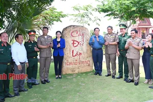 Đồng chí Nguyễn Trọng Nghĩa tham quan Cụm công trình lưu niệm tại Khu vực X16