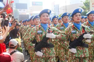 “Vui sao nước mắt lại trào”