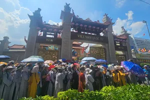 Mong chờ chiêm bái xá lợi trái tim Bồ tát Thích Quảng Đức 