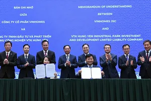 Ký kết các biên bản hợp tác tại Hội nghị "Gặp gỡ Hàn Quốc 2025". Ảnh: VIẾT CHUNG