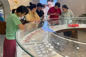 Giá vàng nhẫn 9999 sáng cuối tuần nơi tăng, nơi giảm