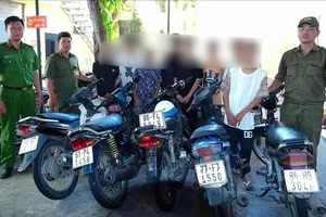 Nhóm 8 trẻ chưa thành niên thực hiện hàng loạt vụ trộm cắp xe máy. Ảnh: Công an cung cấp