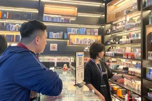 Một cửa hàng thuốc lá. Ảnh: SGGP, chụp năm 2023