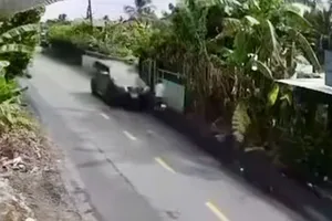 Tiền Giang: Điều tra vụ "ô tô điên" tông nhiều phương tiện, 1 người tử vong