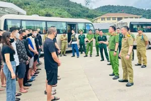 Các nạn nhân của một vụ mua bán người được lực lượng Công an Việt Nam và Lào giải cứu