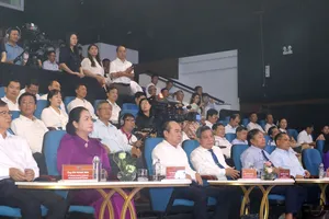 Các đại biểu tham dự tọa đàm