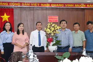 Lãnh đạo HĐND TPHCM thăm, chúc mừng các cơ quan báo chí 