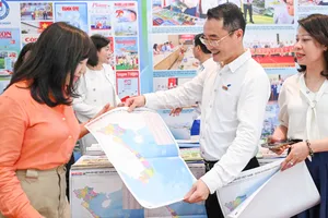 Chính trị phải làm chủ