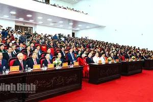 Các đại biểu dự lễ công bố