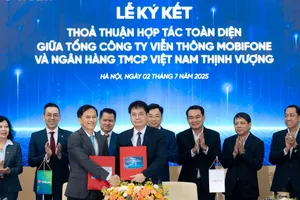 Tổng công ty Viễn thông MobiFone và Ngân hàng TMCP Việt Nam Thịnh Vượng (VPBank) ký kết hợp tác.