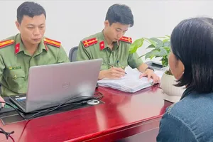 Cơ quan An ninh điều tra làm việc với các đối tượng liên quan. Ảnh: Công an Hà Tĩnh 